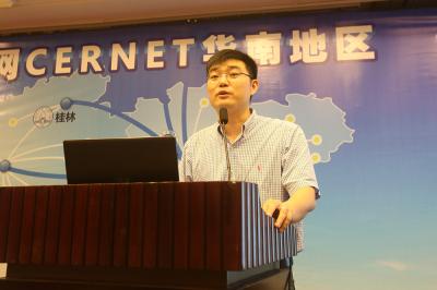 图三 教育部教育管理信息中心网络信息处刘义副处长介绍国家教育信息化的现状和下一步工作重点